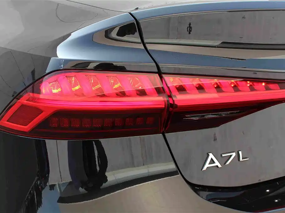 Audi A7L — фото 14
