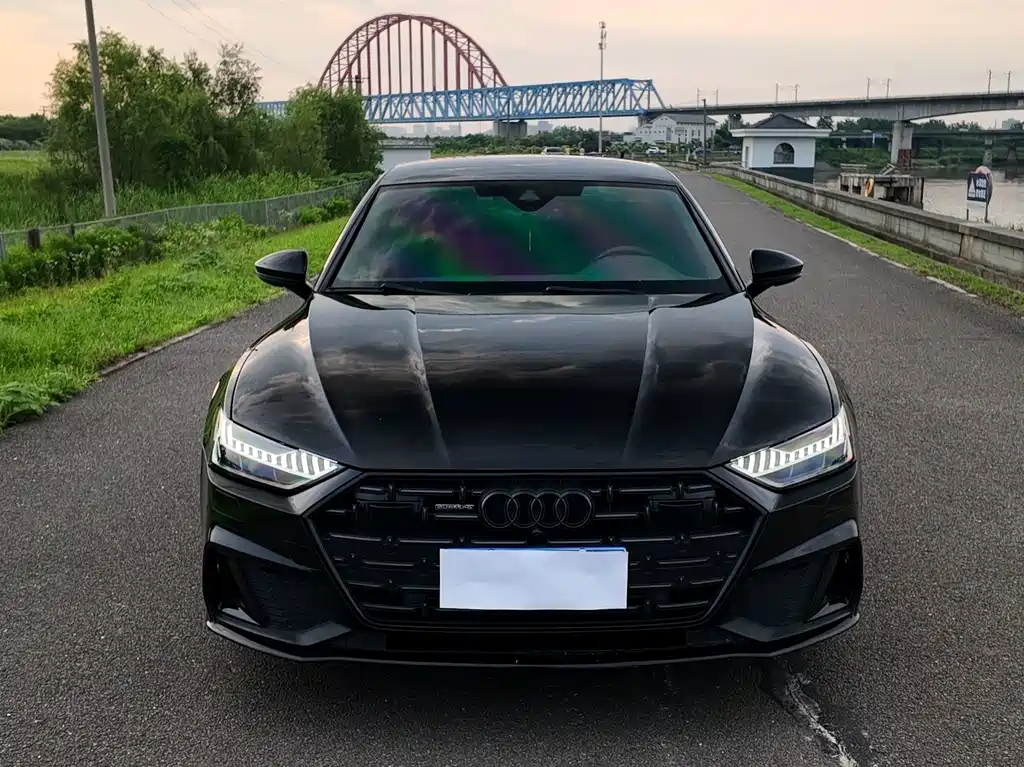 Audi A7L — фото 2