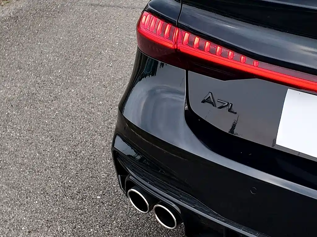 Audi A7L — фото 19