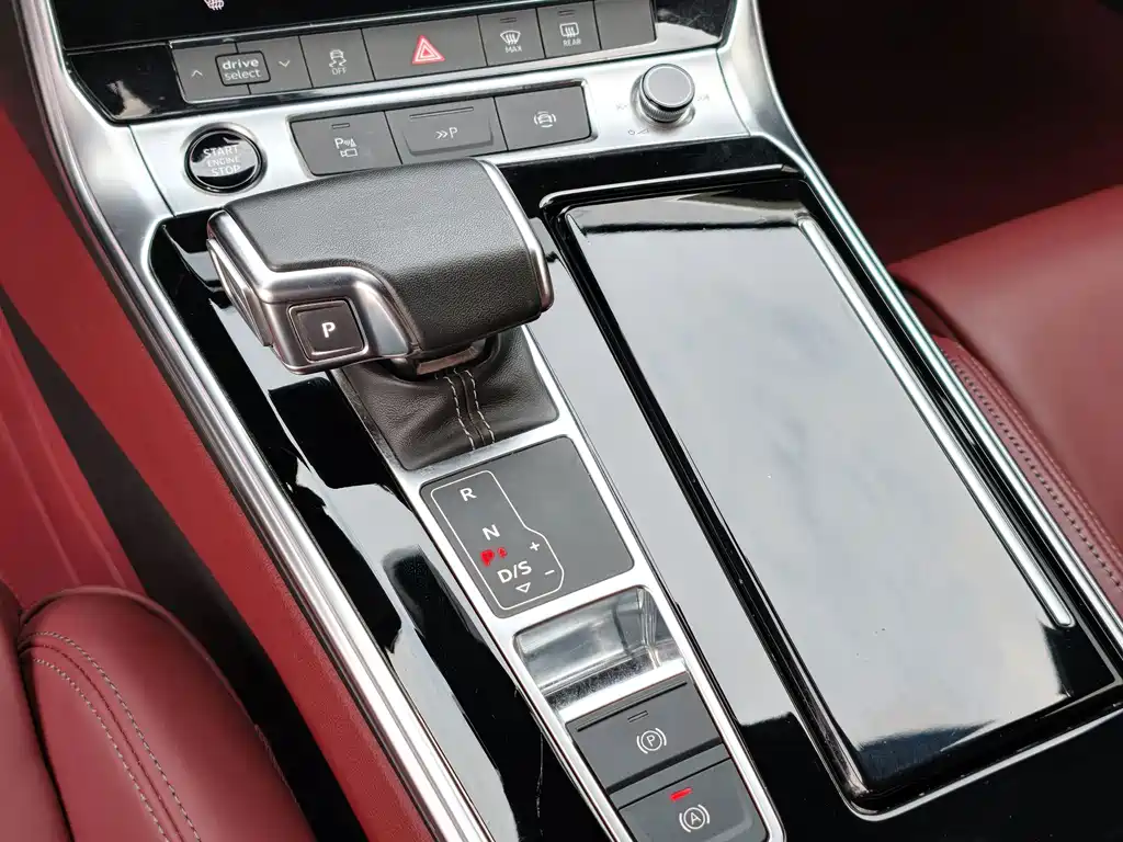 Audi A7L — фото 10