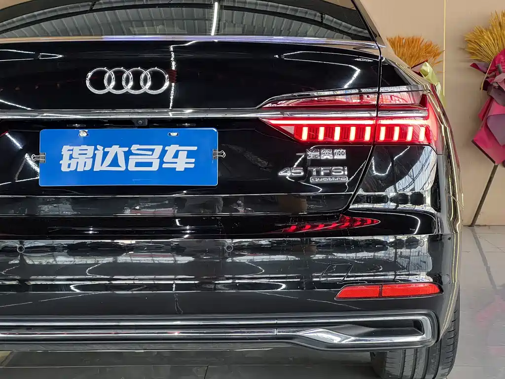 Audi A6L — фото 8