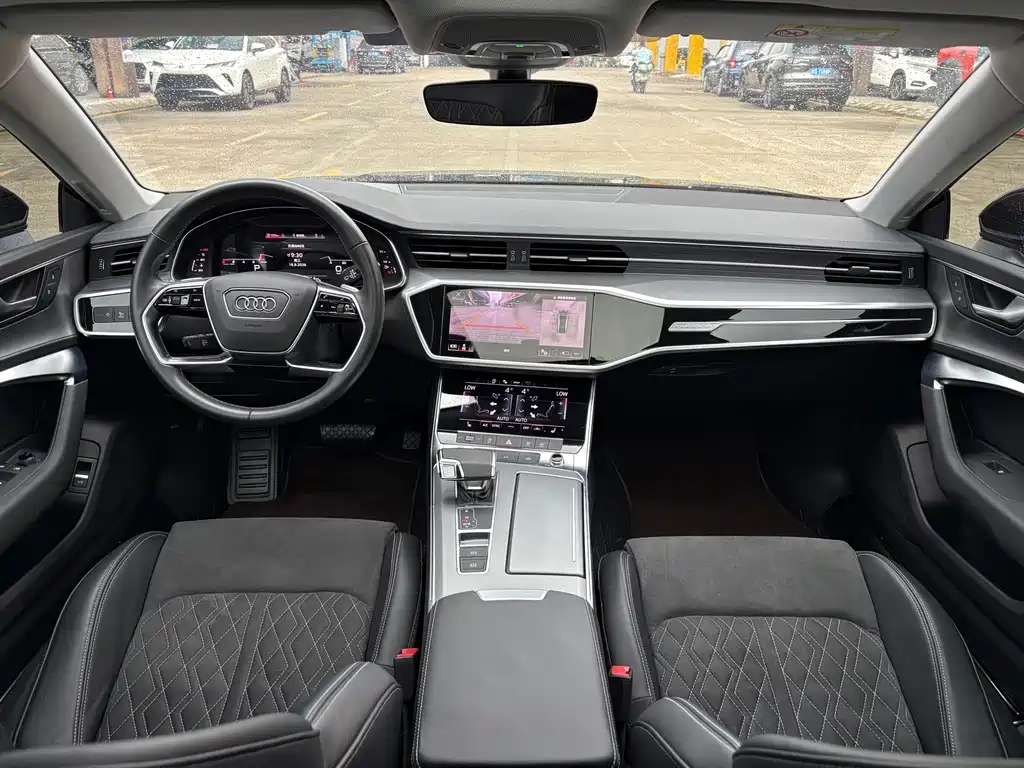 Audi A7L — фото 10