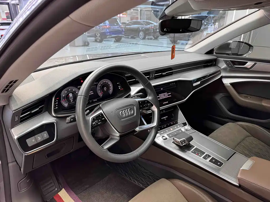 Audi A7L — фото 4