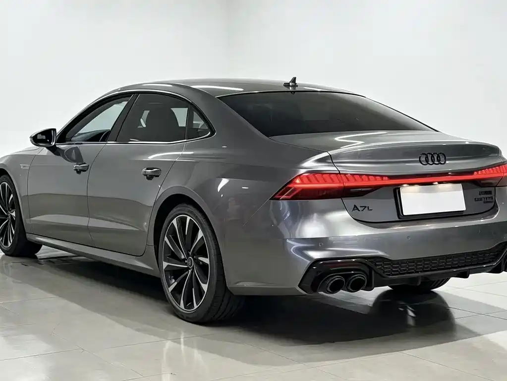 Audi A7L — фото 5