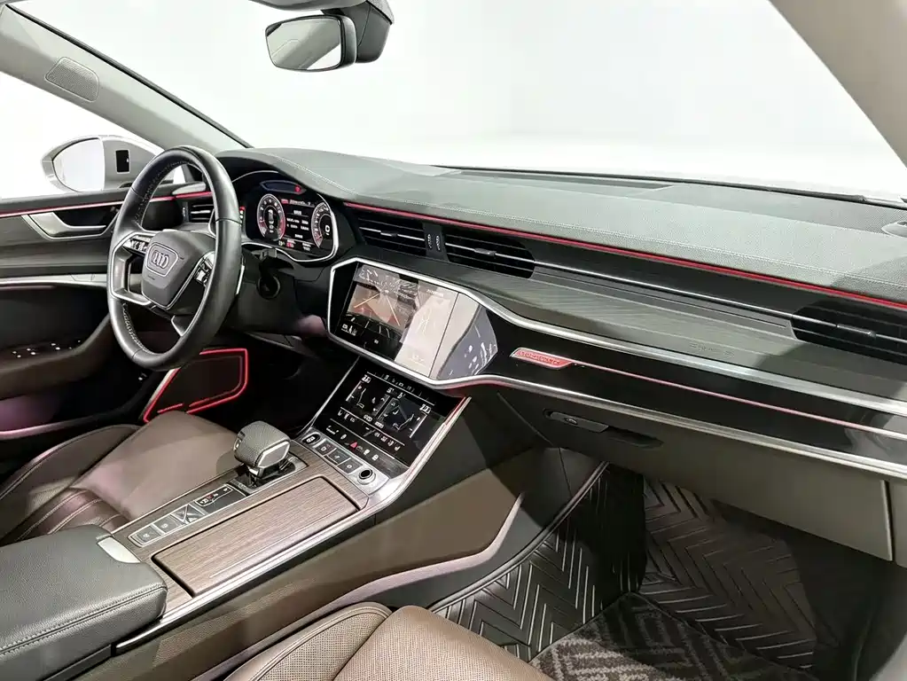 Audi A7L — фото 6