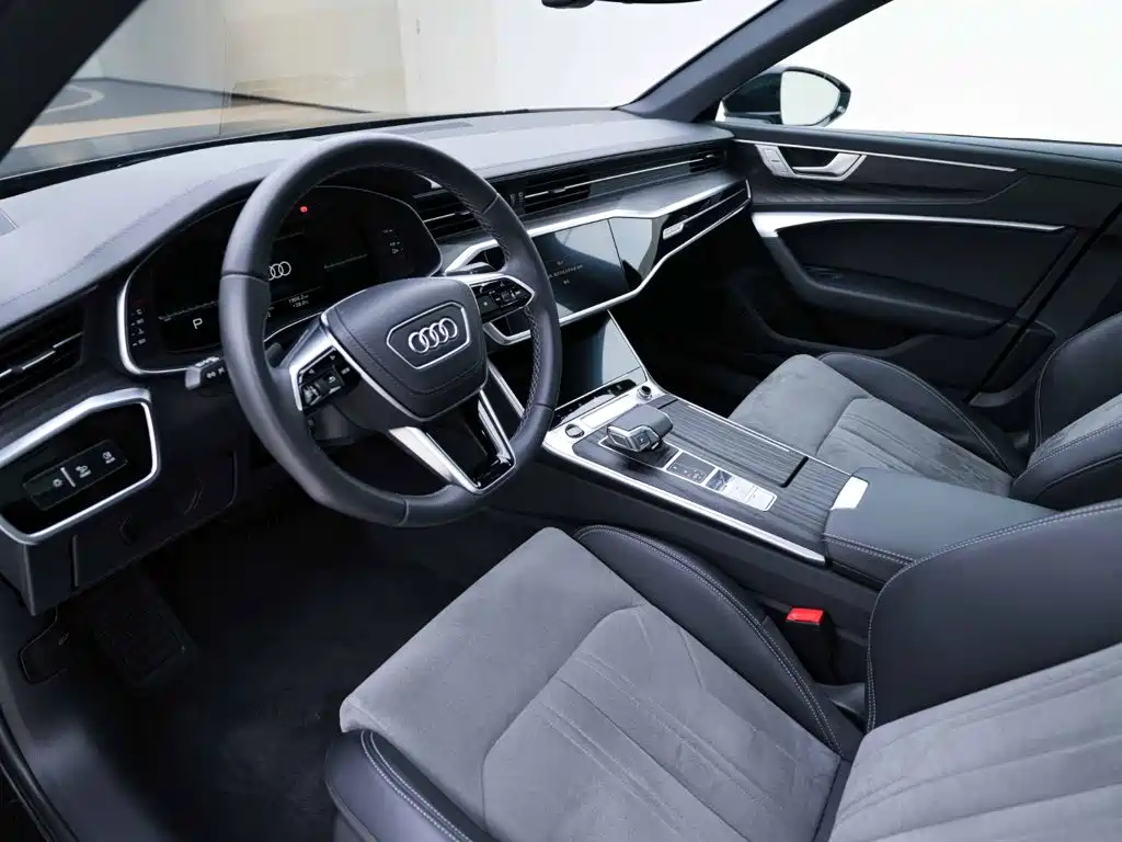 Audi A6L — фото 11
