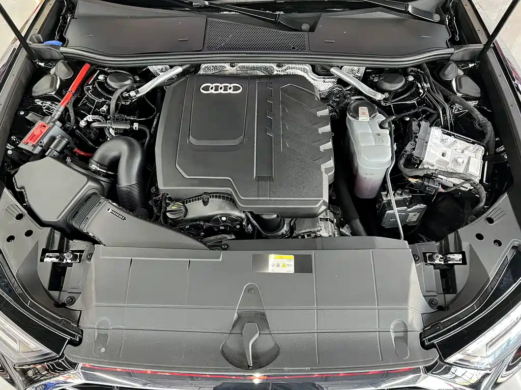Audi A6L — фото 10