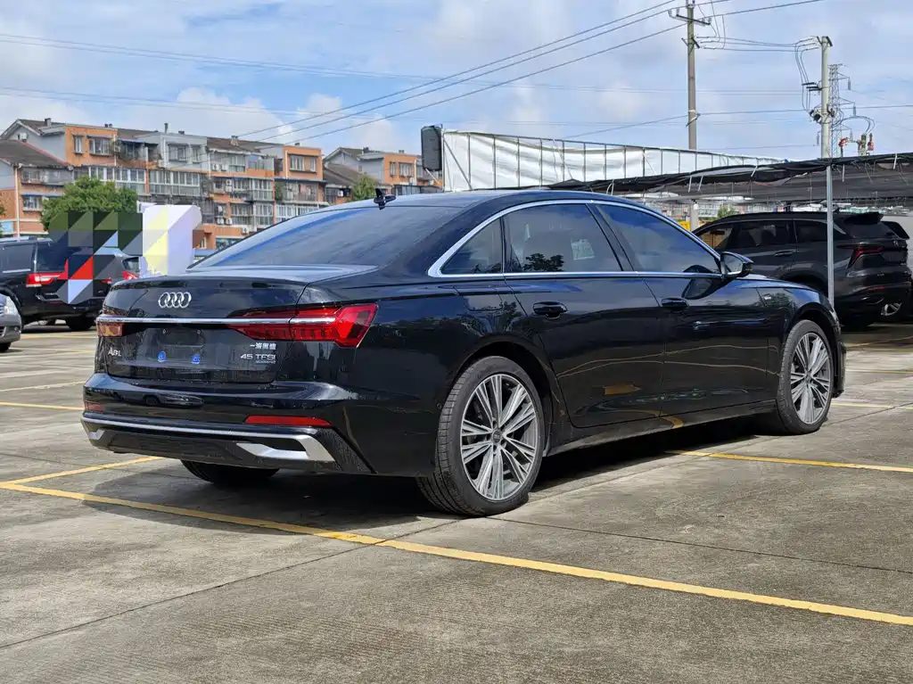 Audi A6L — фото 9