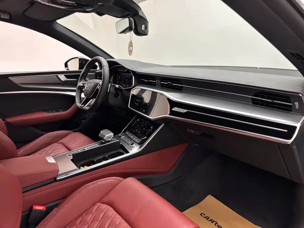 Audi A7L — фото 11