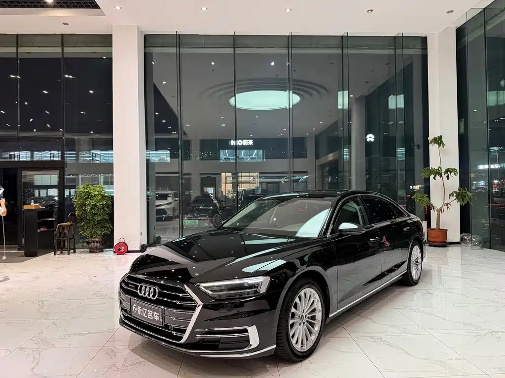Audi A8 — фото 3