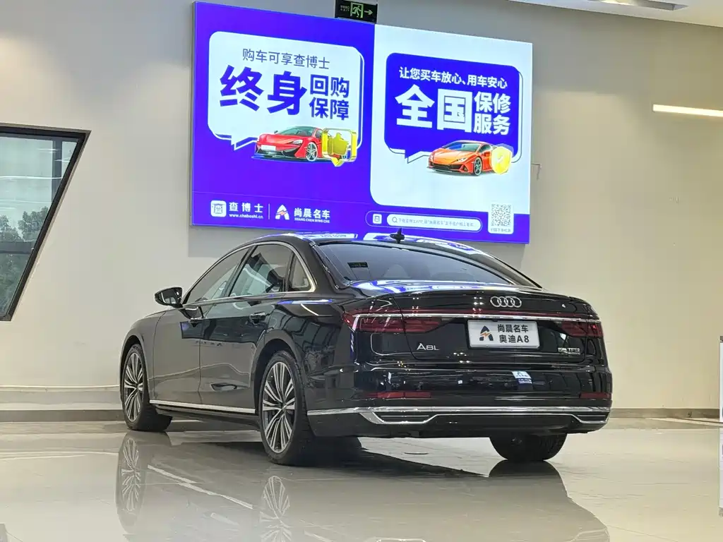 Audi A8 — фото 14