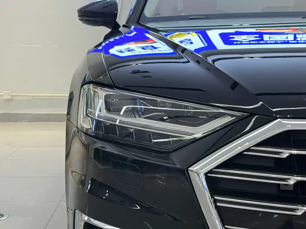 Audi A8 — фото 4