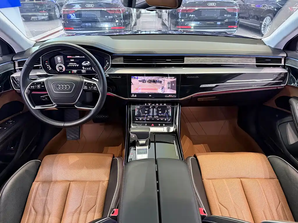 Audi A8 — фото 7