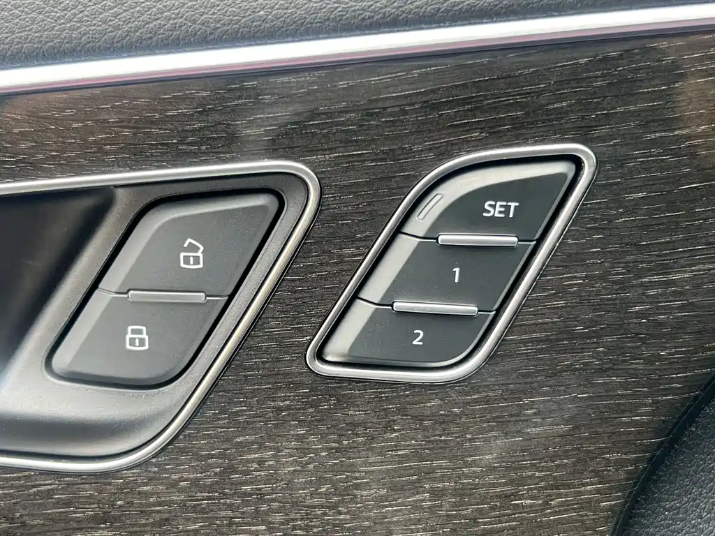Audi Q8 — фото 22