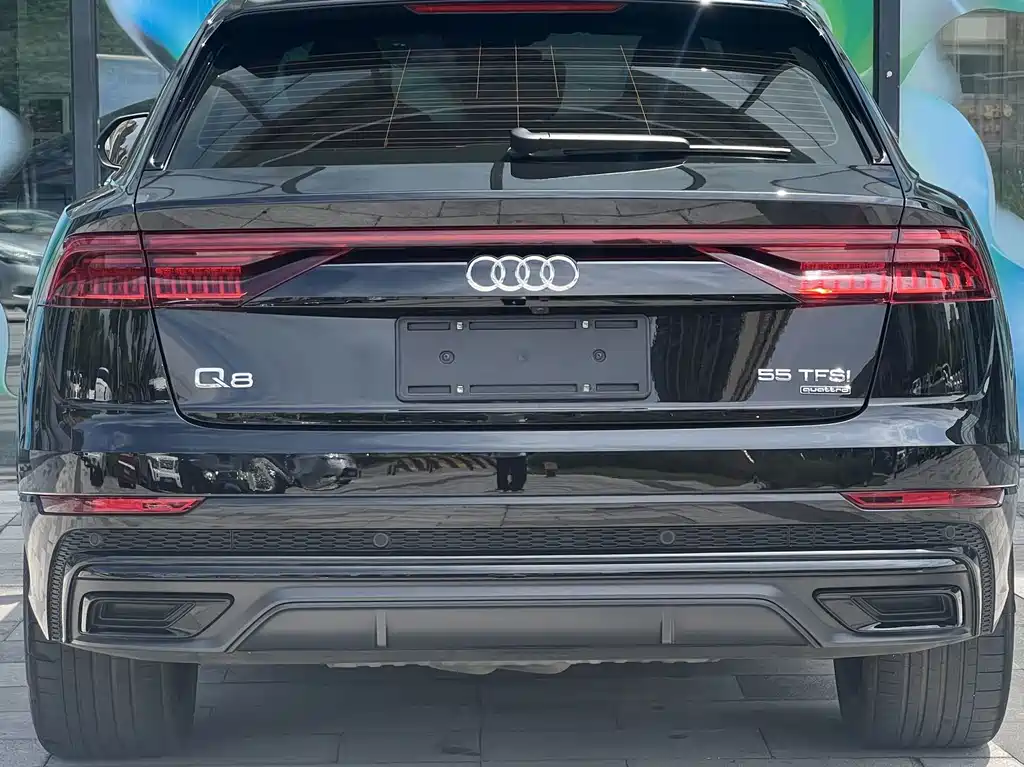Audi Q8 — фото 6