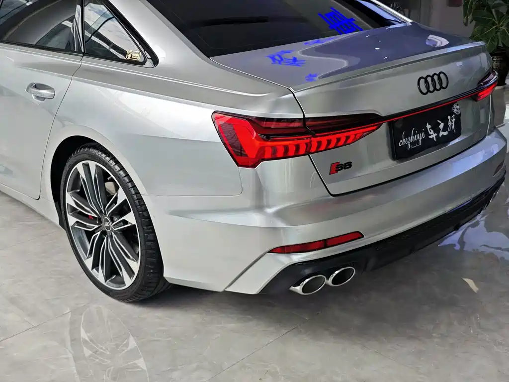 Audi S6 — фото 6