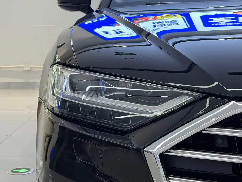 Audi A8 — фото 4