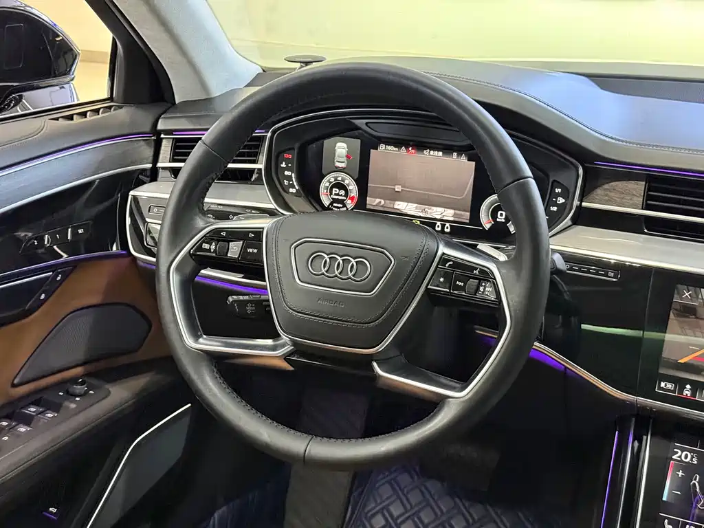 Audi A8 — фото 5