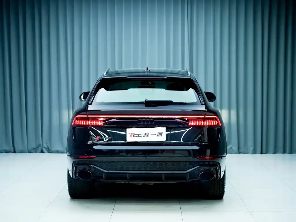 Audi RS Q8 — фото 6