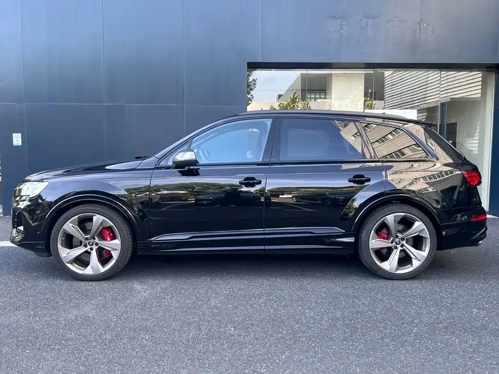 Audi SQ7 — фото 4