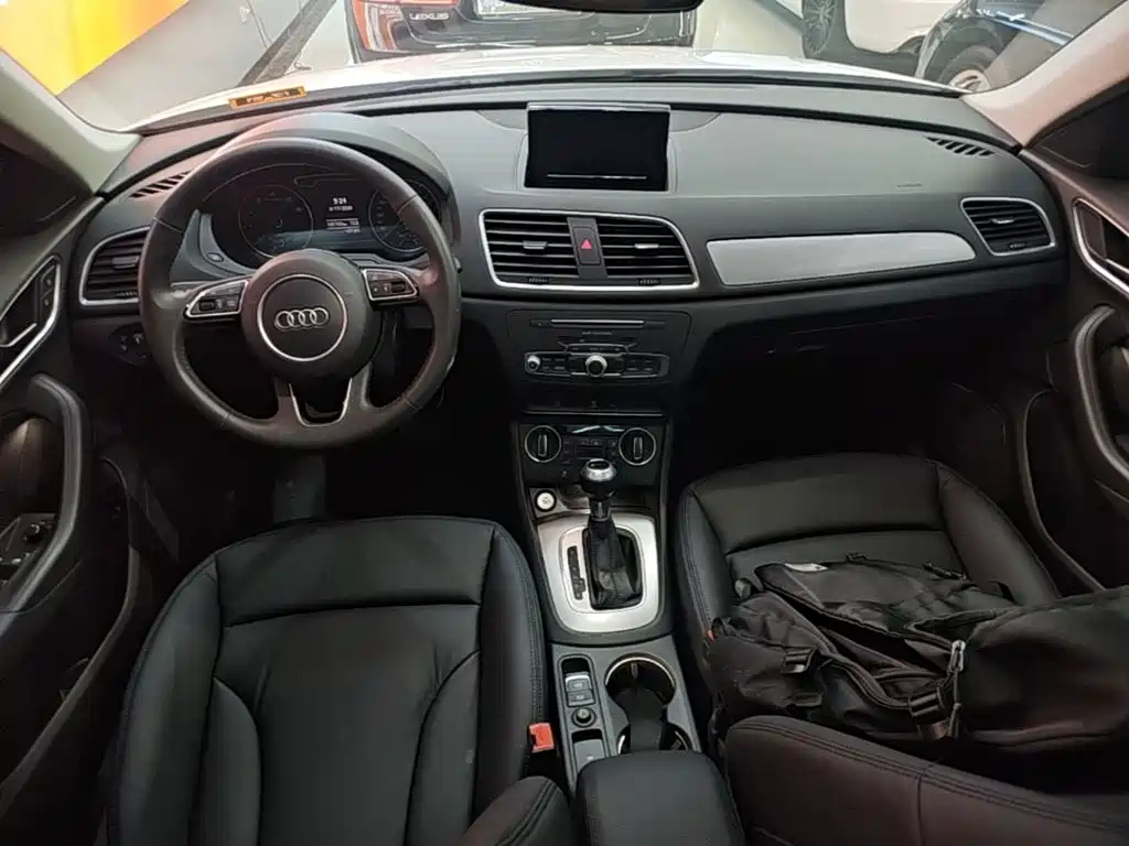 Audi Q3 — фото 10