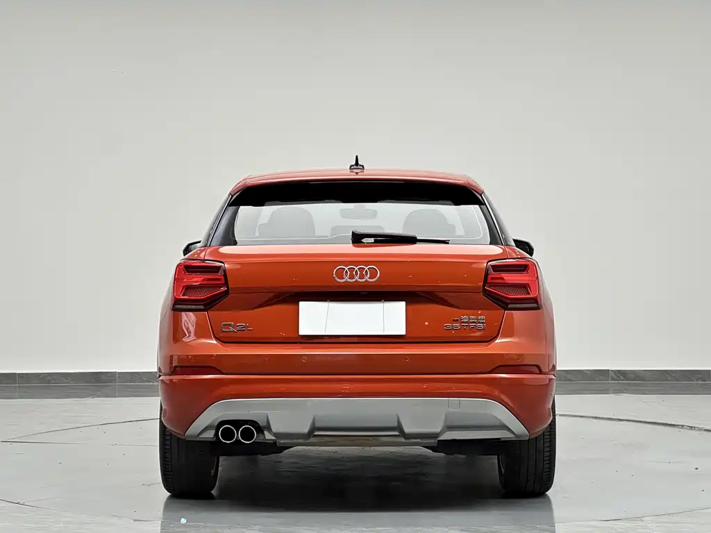 Audi Q2L — фото 7