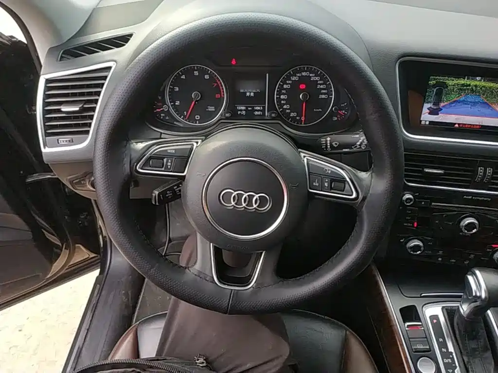 Audi Q5 — фото 11