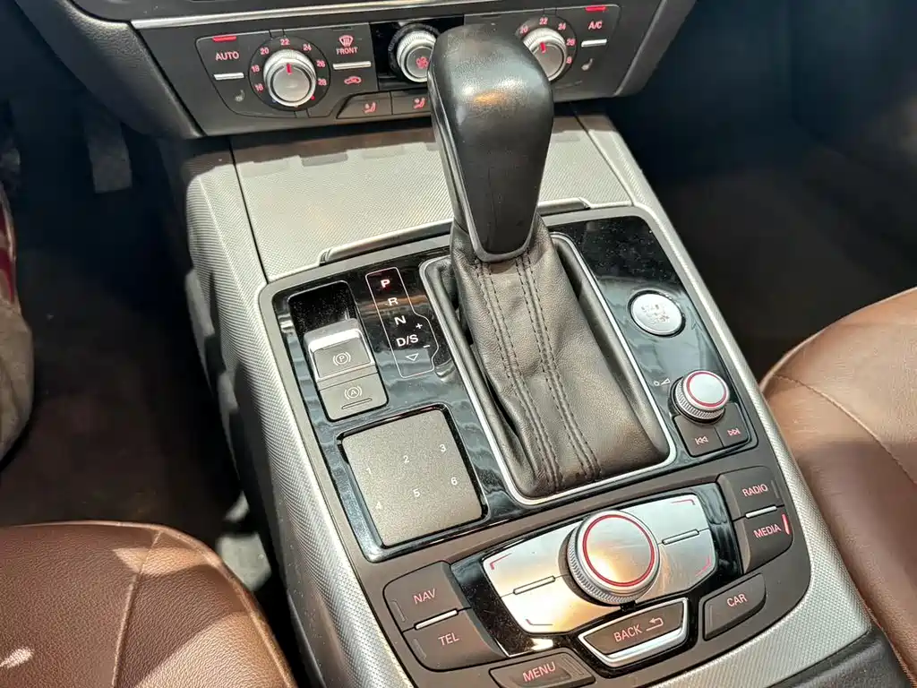 Audi A6L — фото 11