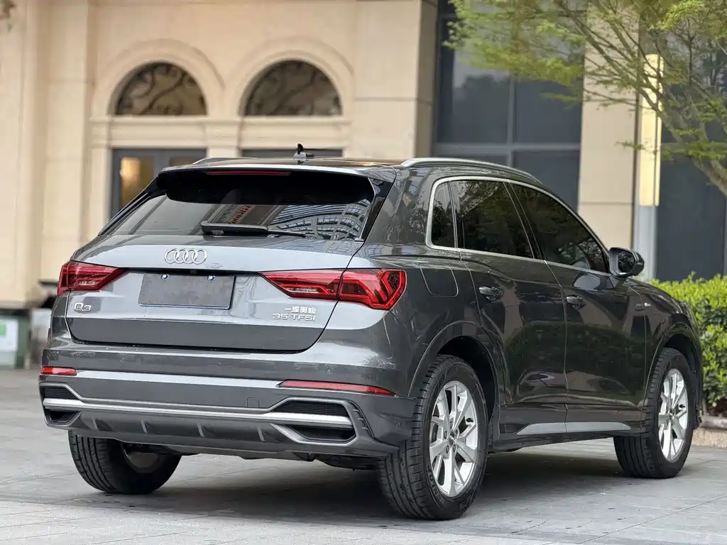 Audi Q3 — фото 10