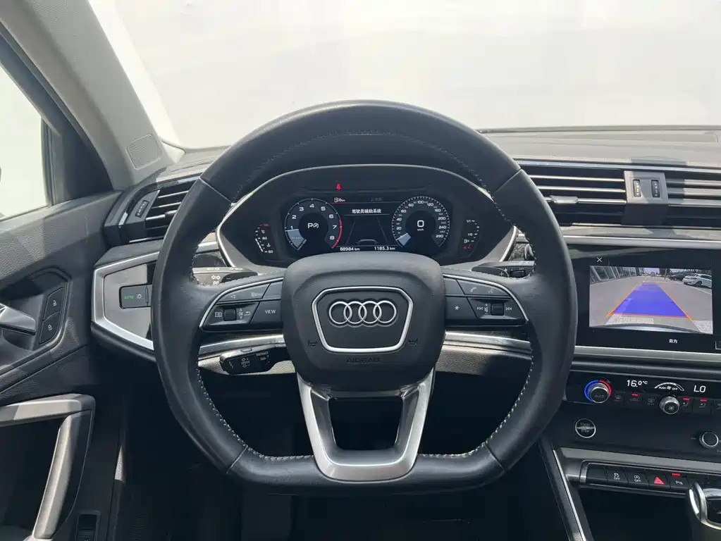Audi Q3 — фото 6