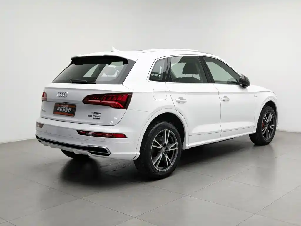 Audi Q5L — фото 2