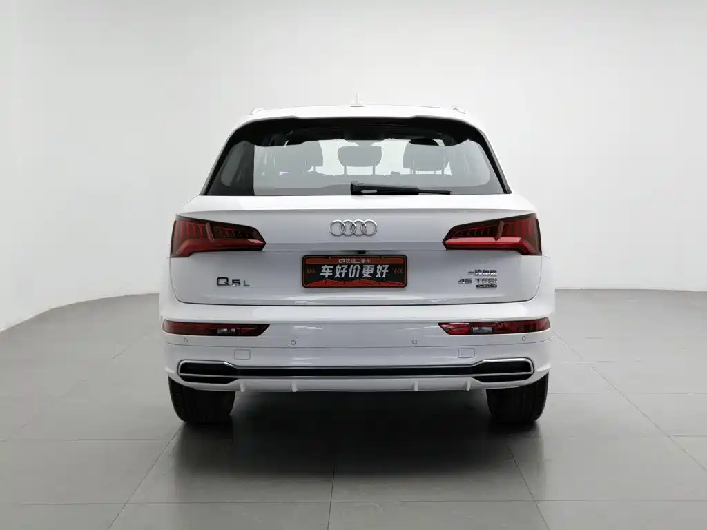 Audi Q5L — фото 4
