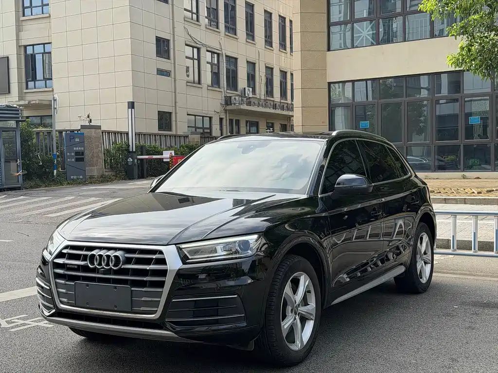 Audi Q5L — фото 2