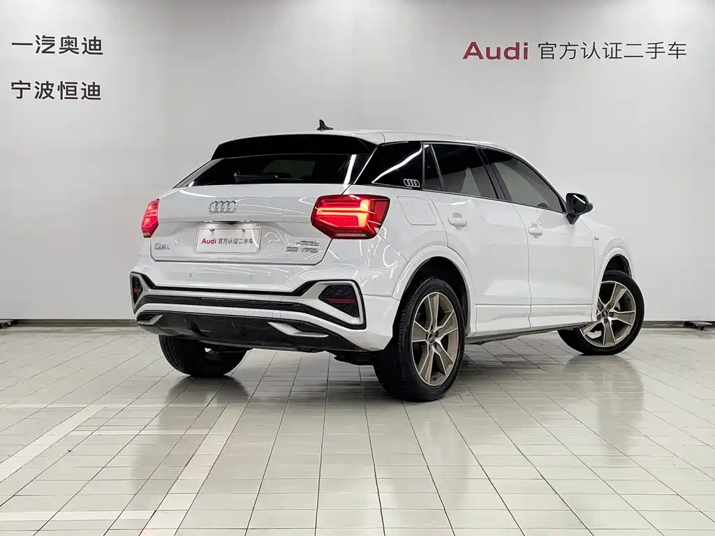 Audi Q2L — фото 5