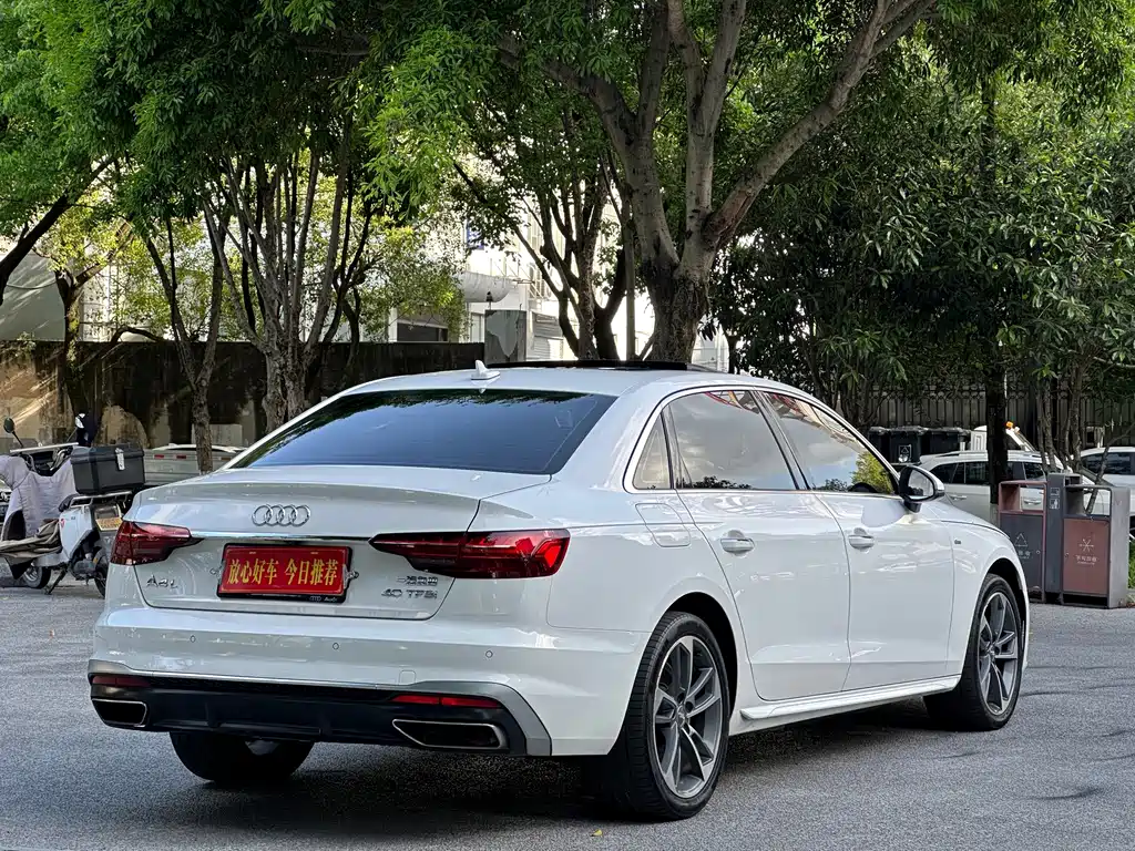 Audi A4L — фото 7
