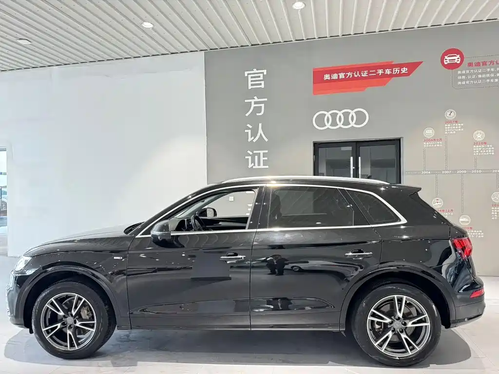 Audi Q5L — фото 3