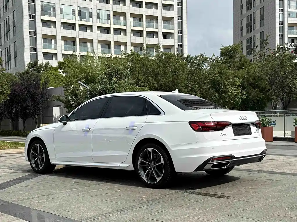 Audi A4L — фото 17