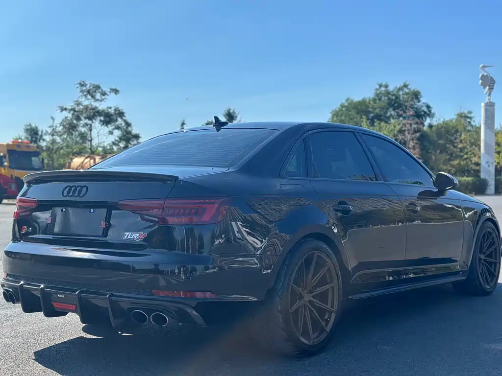 Audi S4 — фото 5