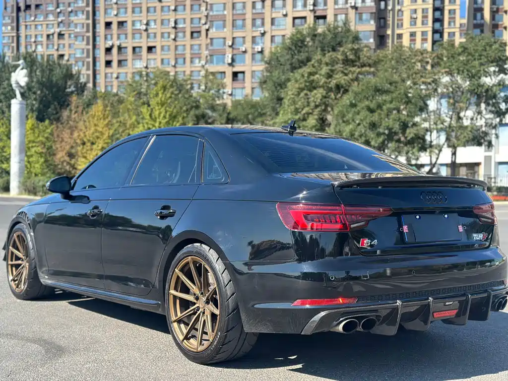 Audi S4 — фото 6