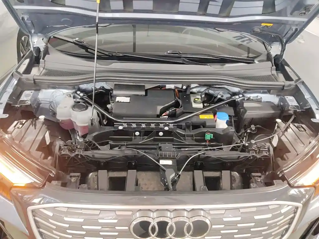 Audi Q4 e-tron — фото 20