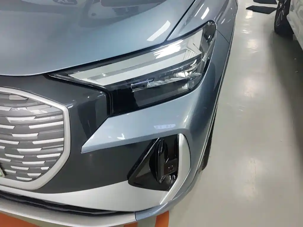 Audi Q4 e-tron — фото 24