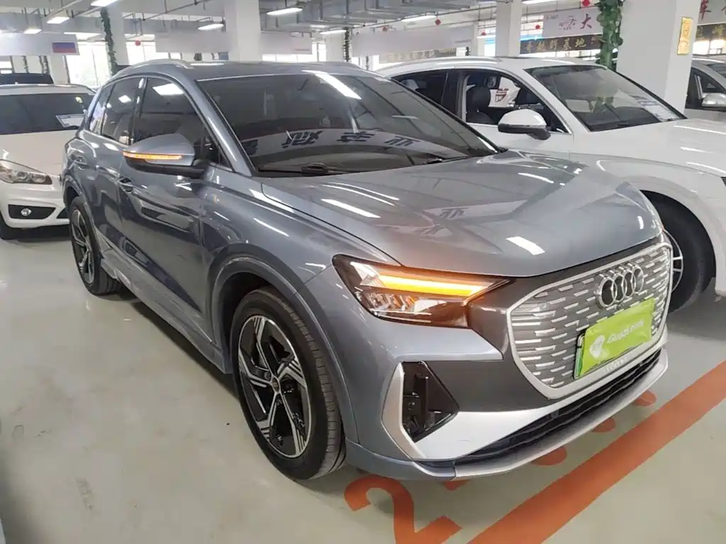 Audi Q4 e-tron — фото 4