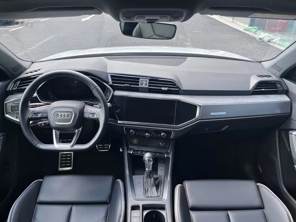 Audi Q3 — фото 6