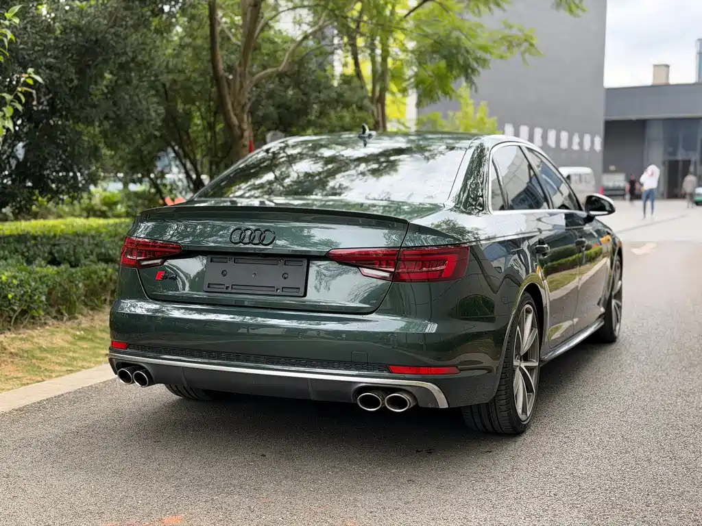 Audi S4 — фото 6