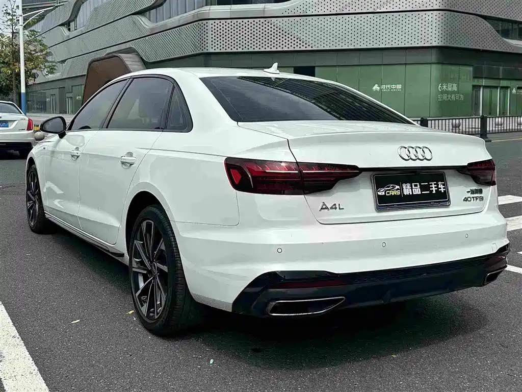 Audi A4L — фото 9