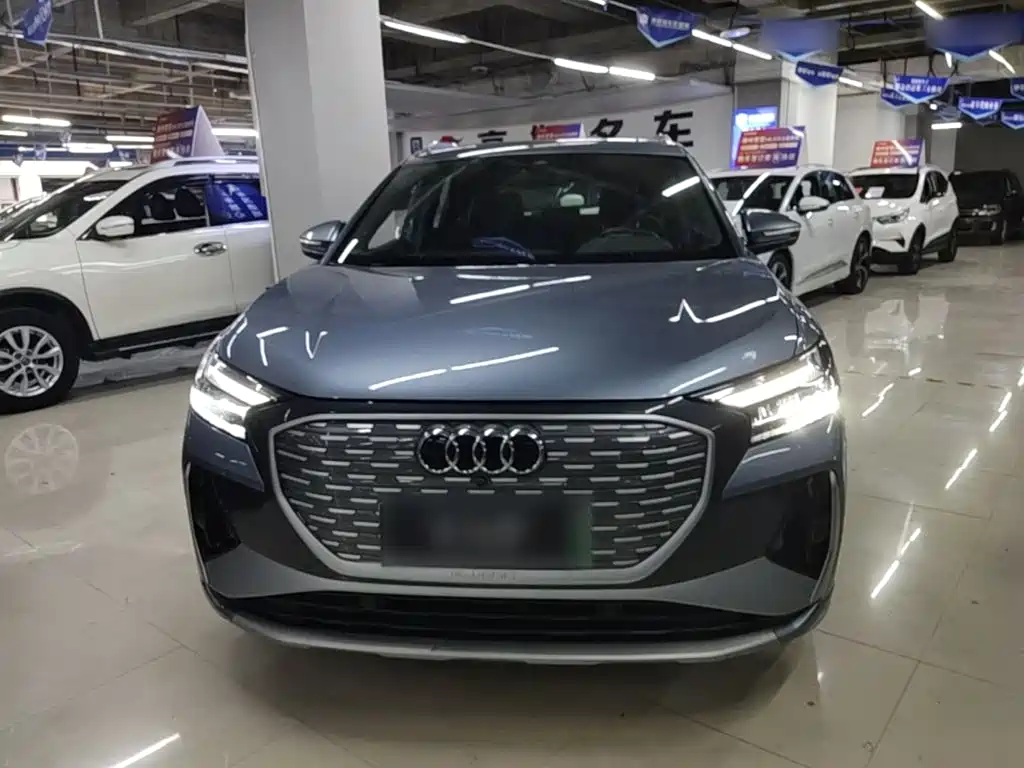 Audi Q4 e-tron — фото 3