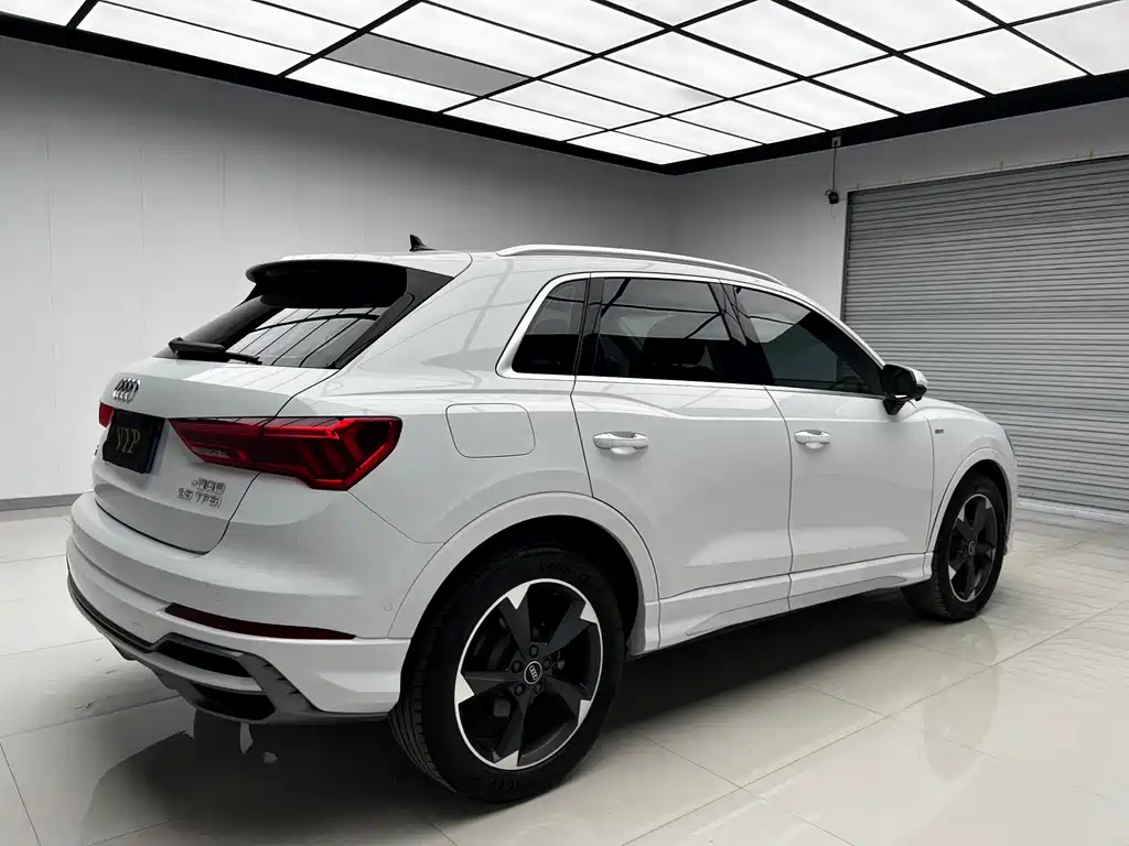 Audi Q3 — фото 4