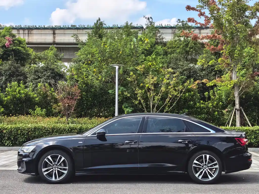 Audi A6L — фото 7