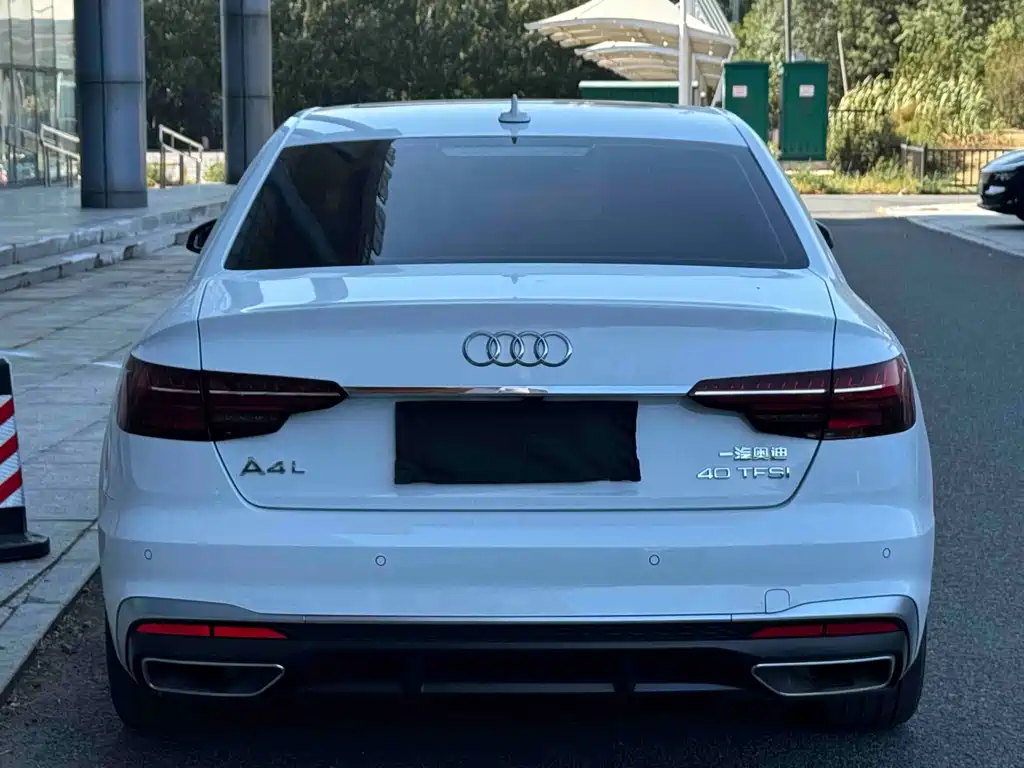 Audi A4L — фото 5