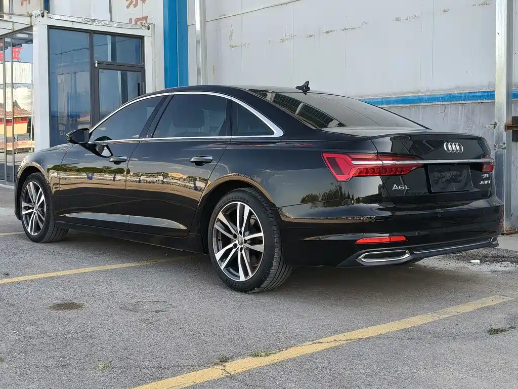 Audi A6L — фото 7